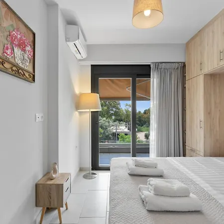 Solena Luxury Apartamento Nikiana